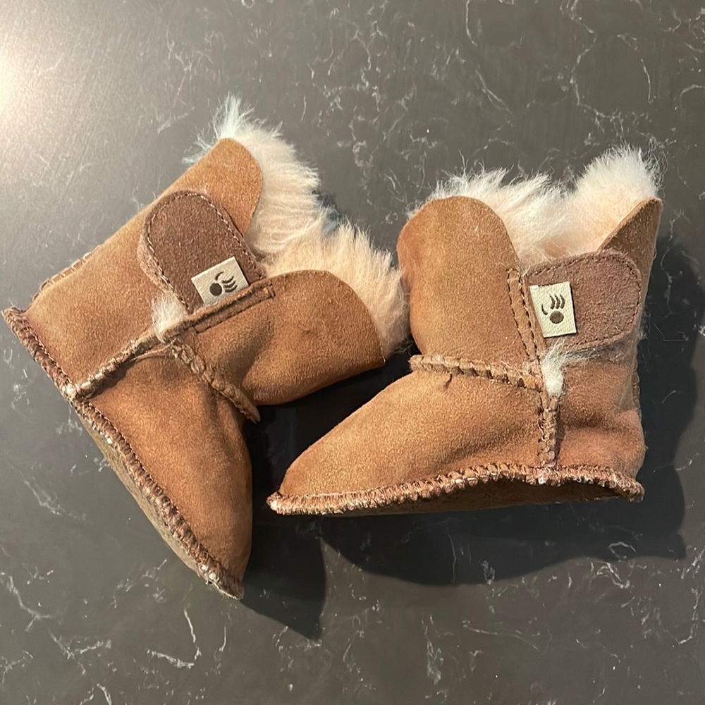 Bearpaw sheepskin suede booties soft sole baby size 5